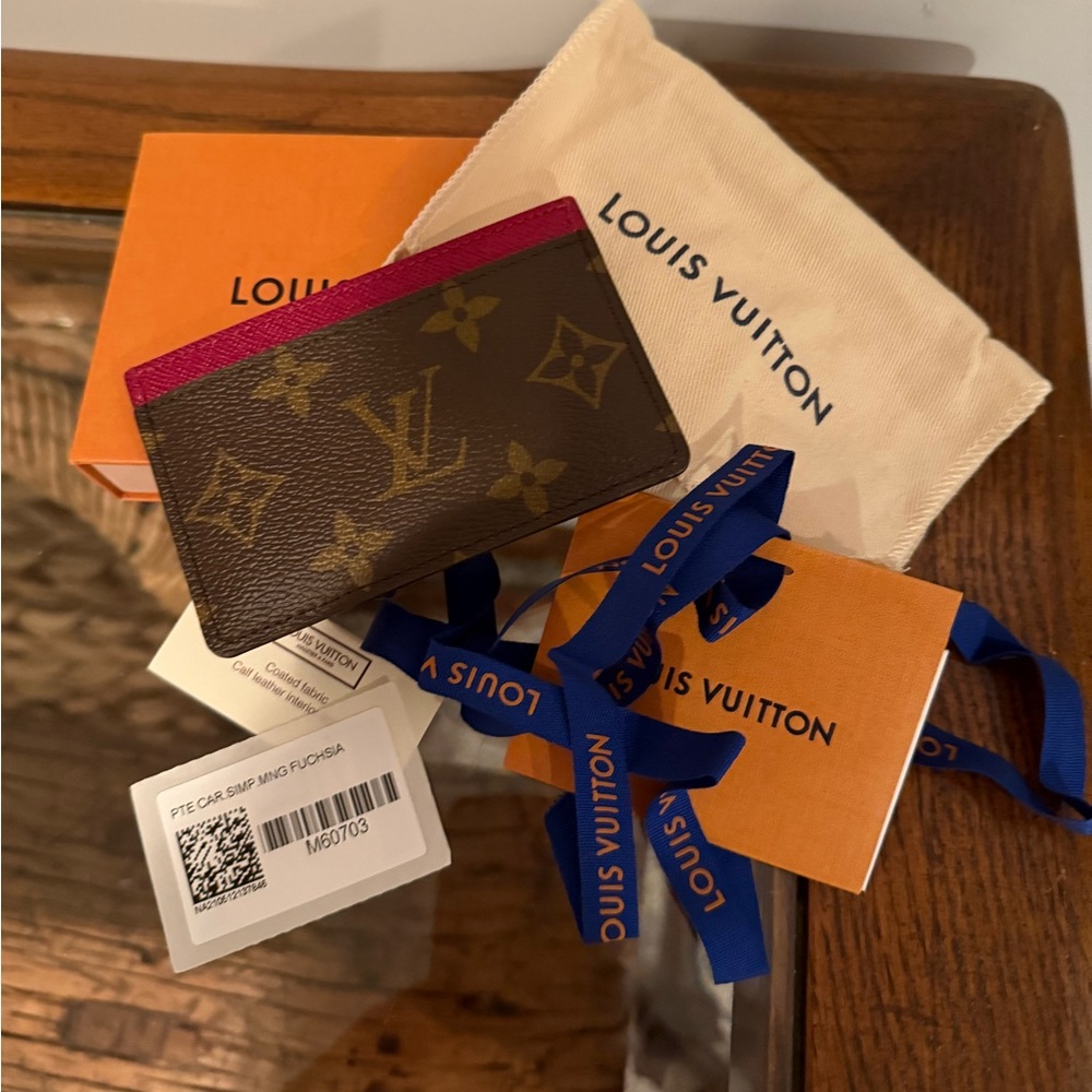 NWT Authentic LV Card Case - Picture 3 of 10
